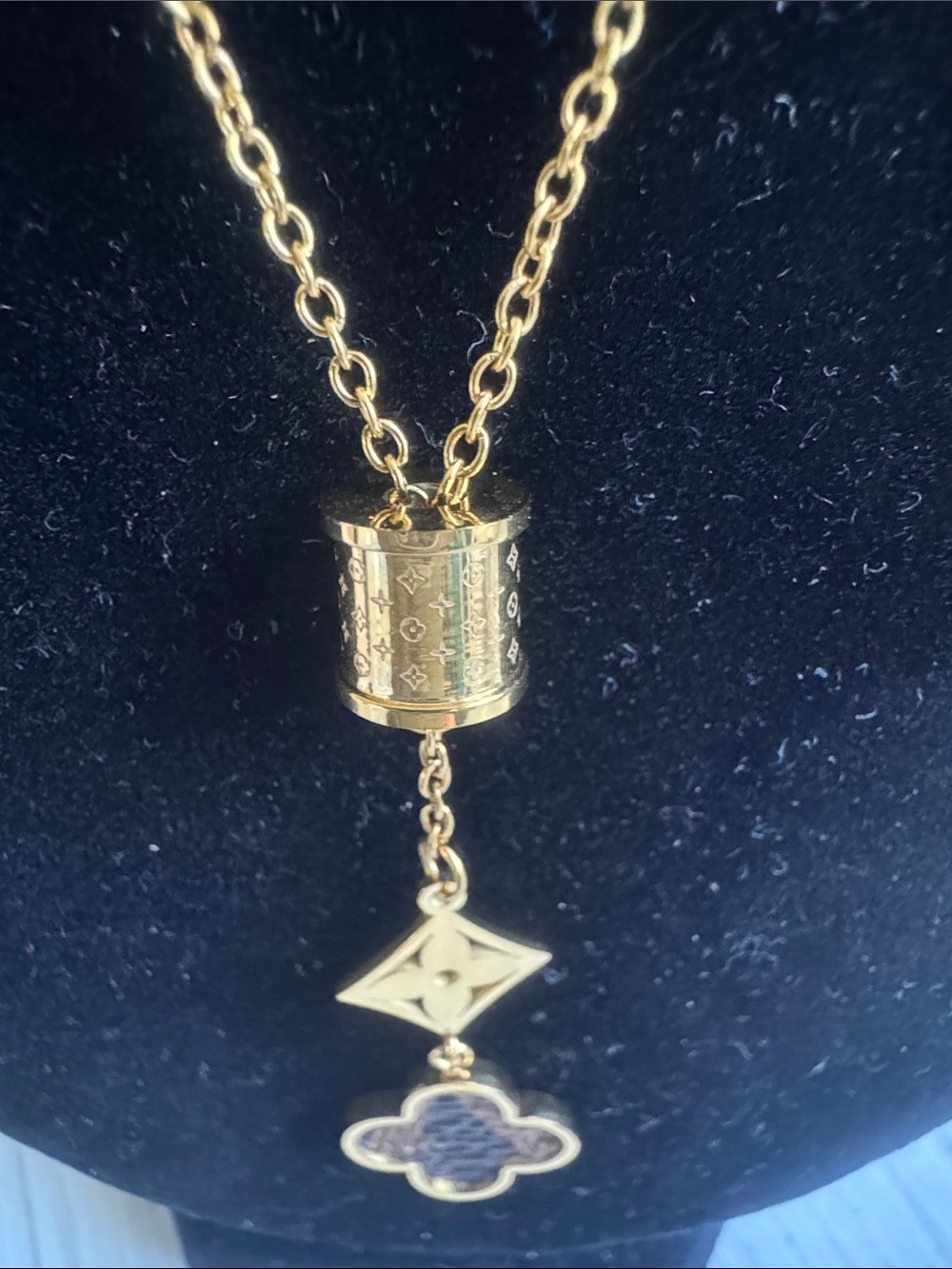 Necklace - Picture 2 of 4